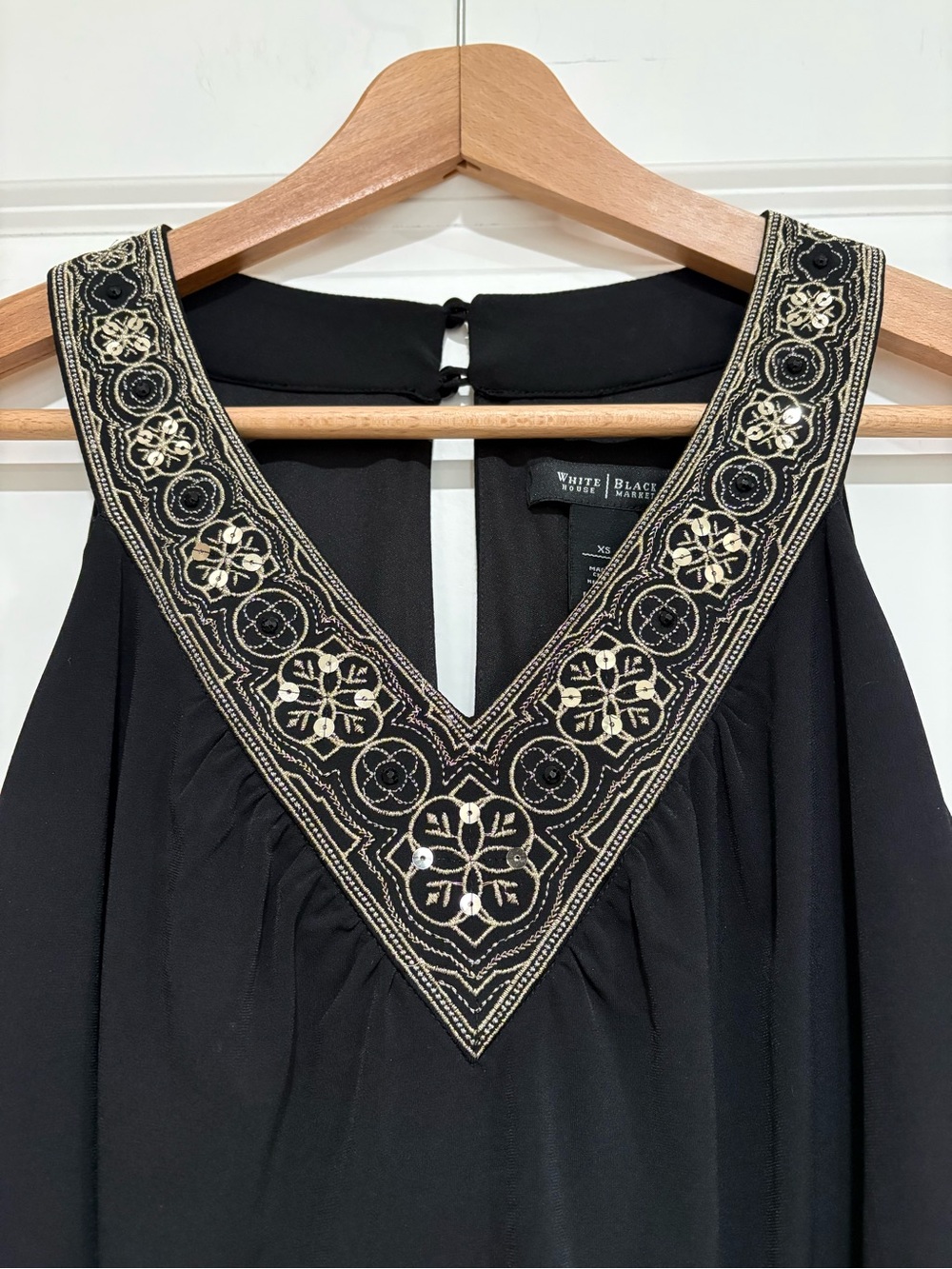 White House Black Market Beaded V-Neck Dress XS - Picture 4 of 9